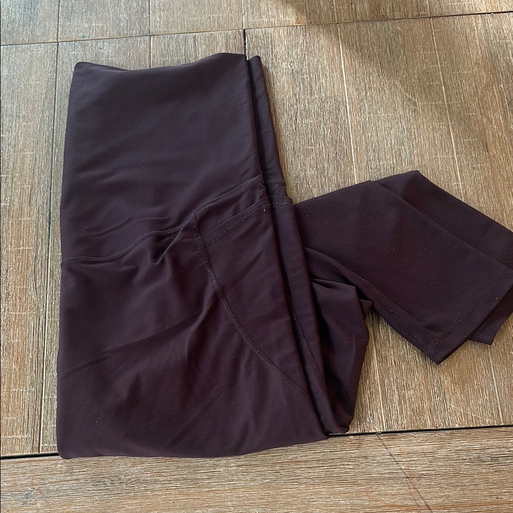 Old Navy Full panel maternity leggings with side pockets